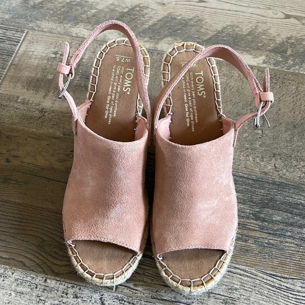 Tom’s blush pink suede wedges - 7.5